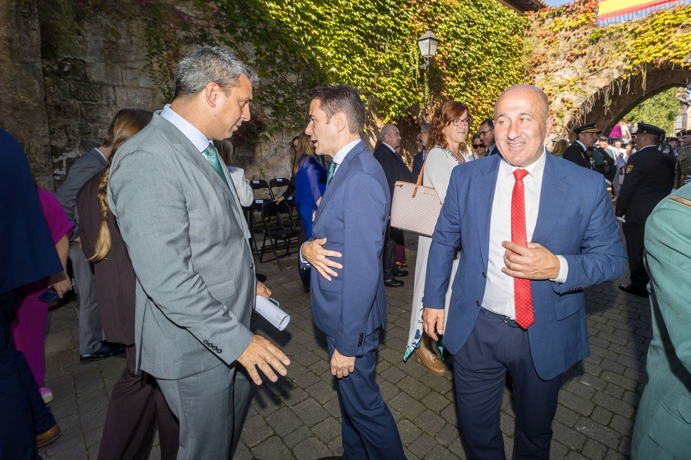 Agustín Molleda, exalcalde de Cartes, junto a Pedro Casares. 