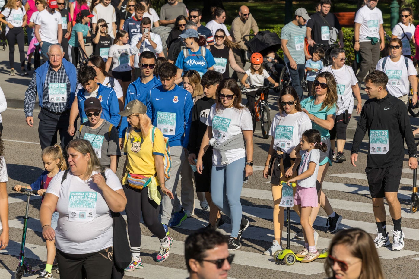 El precio de los dorsales, a tres euros, y la venta de productos solidarios servirá para que AMAT siga atendiendo a personas con adicciones y a sus familias.