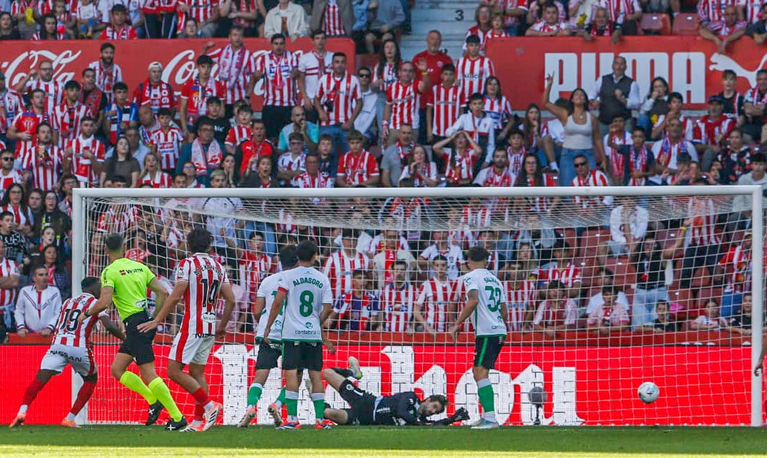 El Sporting marcó el primer tanto del partido