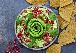 El pom pom guacamole no sólo está rico, tanbién llena tu plato de color y belleza.