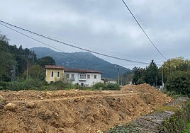 Obras en el entorno del canal en Marrón.