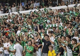 La afición del Racing, durante el partido contra el Castellón.