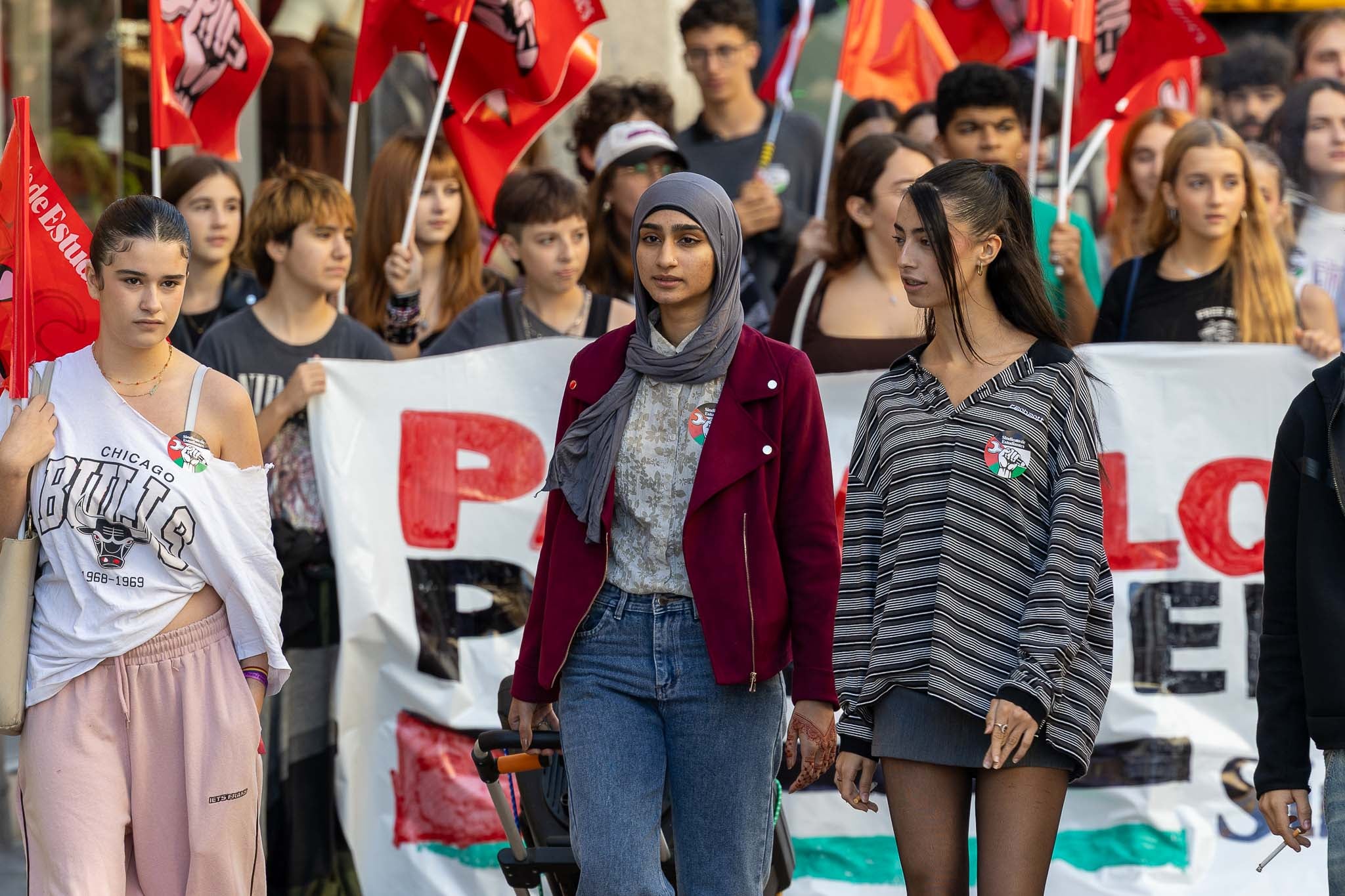 Estudiantes y docentes unidos para poner «fin al genocidio de Gaza».