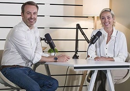 Jesús Mazón y Sheila García Balbontín, en el plató de la entrevista.
