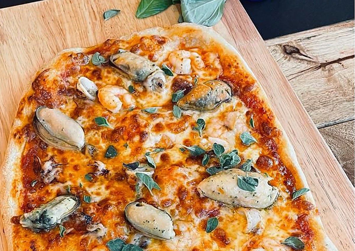 Imagen secundaria 1 - Foccacia con anchoas de Santoña, pizza frutti di mare y pulpo 'alla griglia'. 