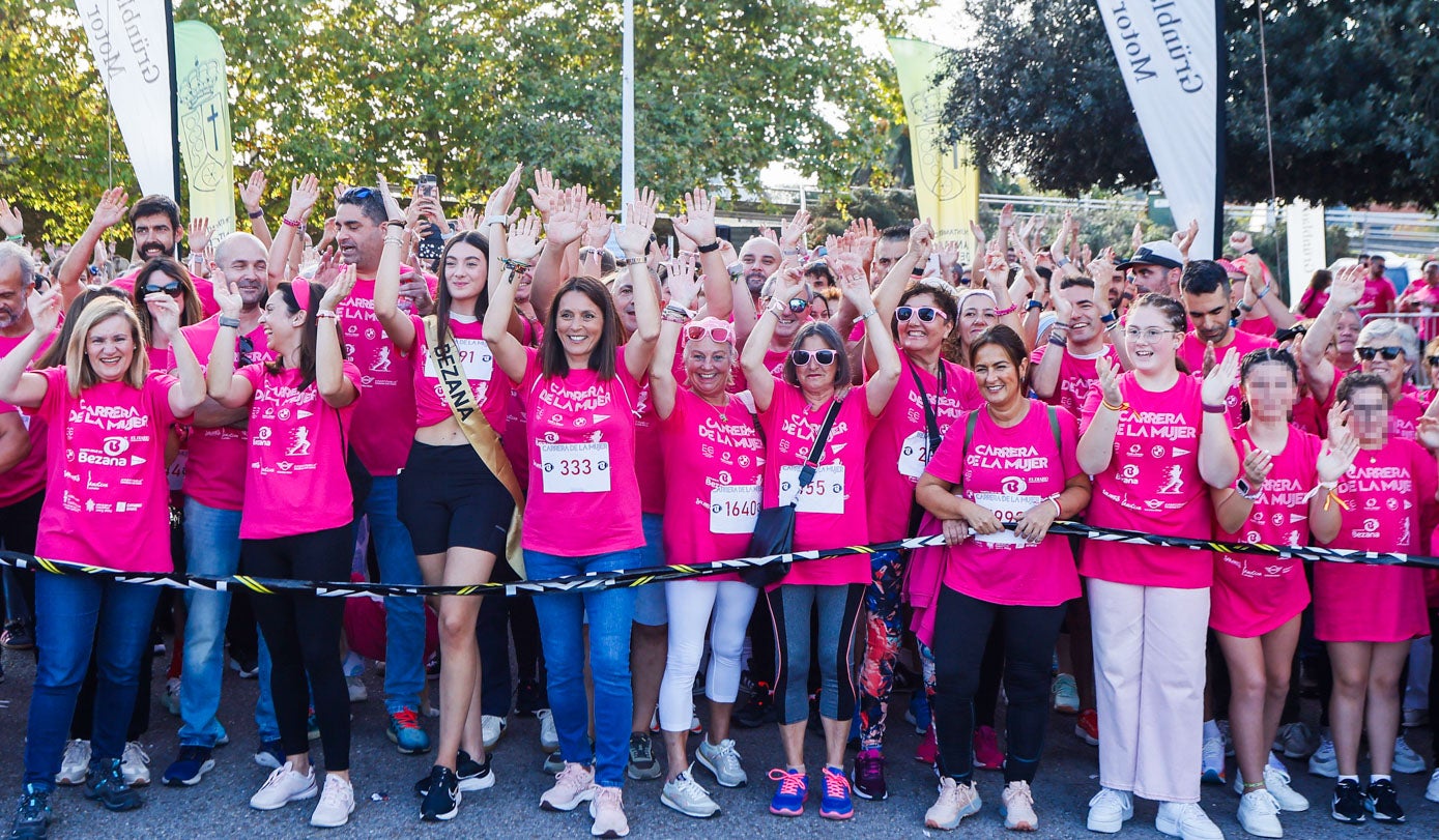 La alcaldesa, Carmen Pérez, en primera fila antes de la salida.