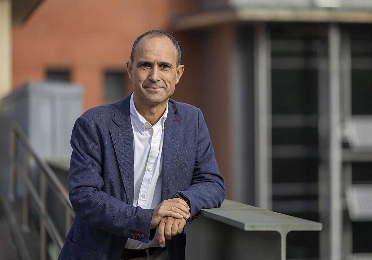 Mario Mañana opina que es urgente mejorar las infraestructuras de transporte y distribución.