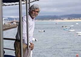 Jan Abascal posa en el Real Club Marítimo.