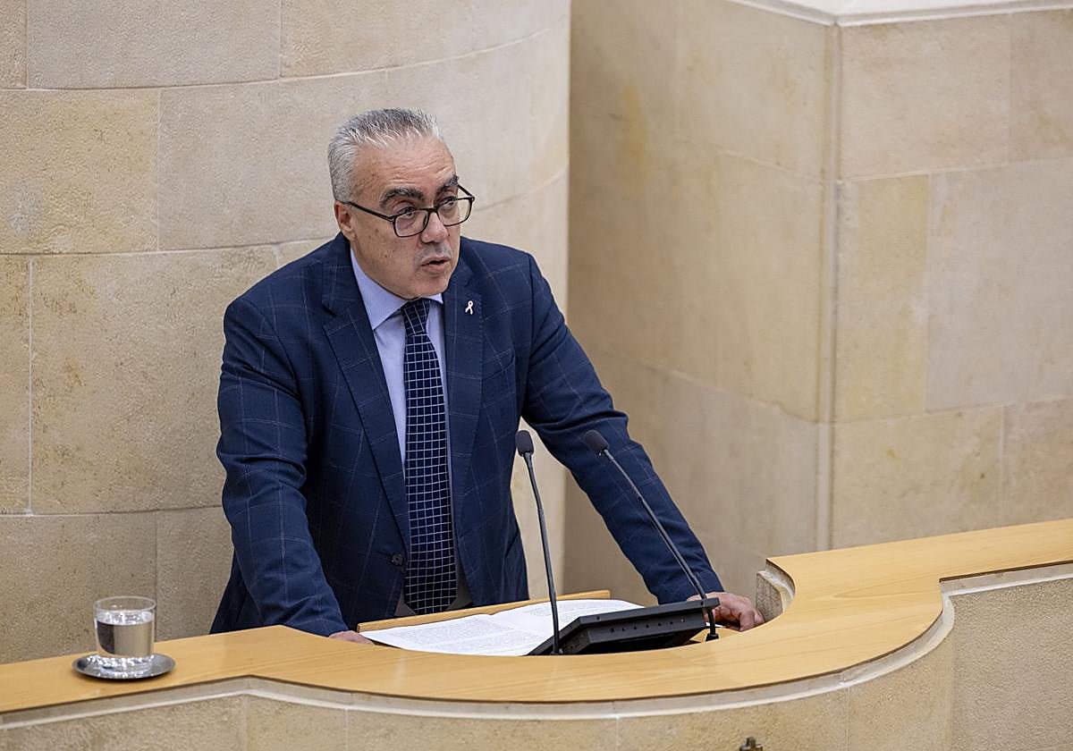 El regionalista Pedro Hernando ha defendido la moción.