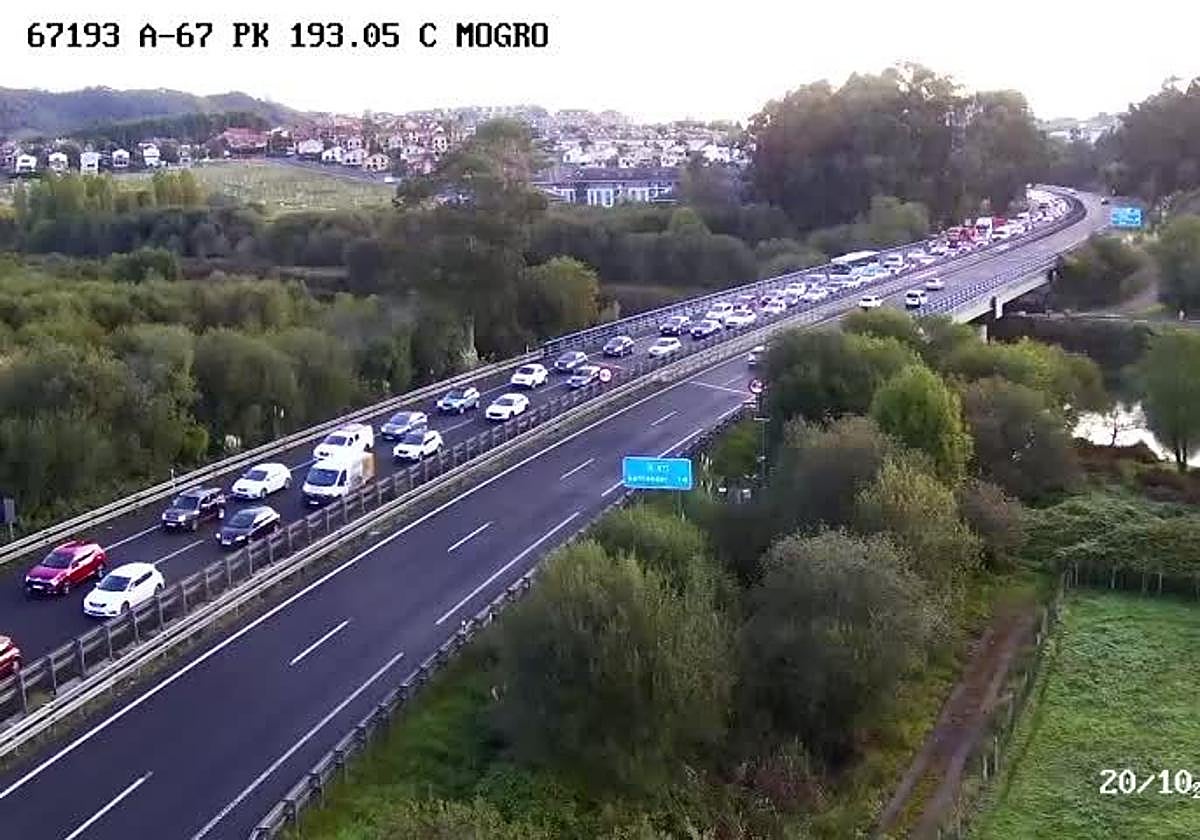 Retenciones en la A-67 por dos accidentes a la altura de Mogro y Polanco