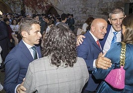 Casares, junto a Agustín Molleda en el día de la celebración de los actos homenaje a la Guardia Civil en Cartes.