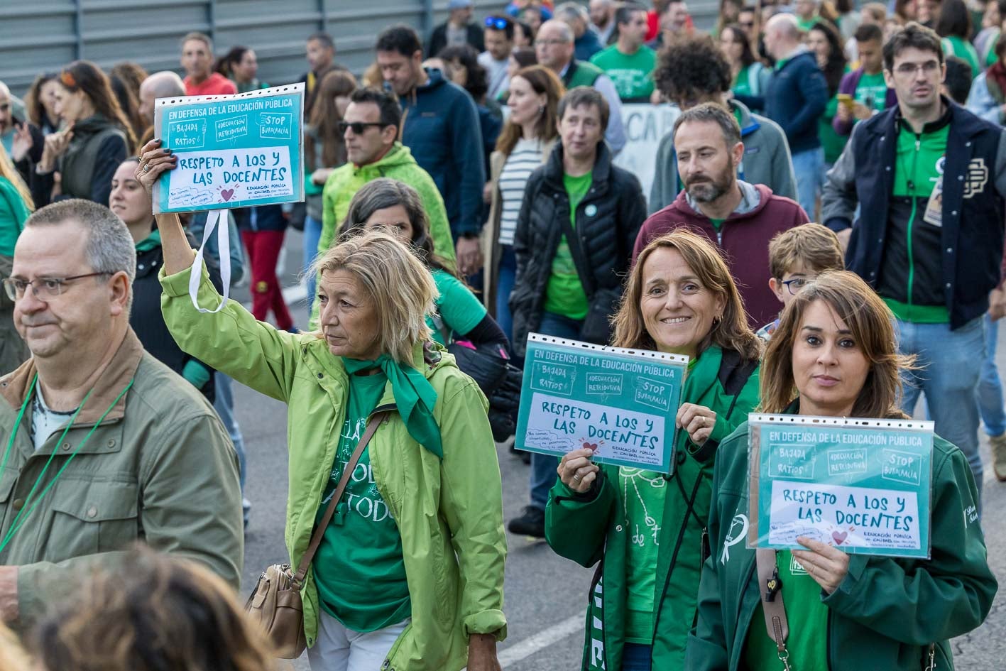 «Mientes y vendes a todos los docentes» reclaman los profesores en alusión al consejero Silva.