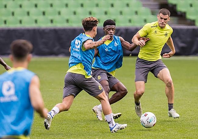 Foto de archivo de un entrenamiento del Racing en los Campos de Sport el pasado octubre.