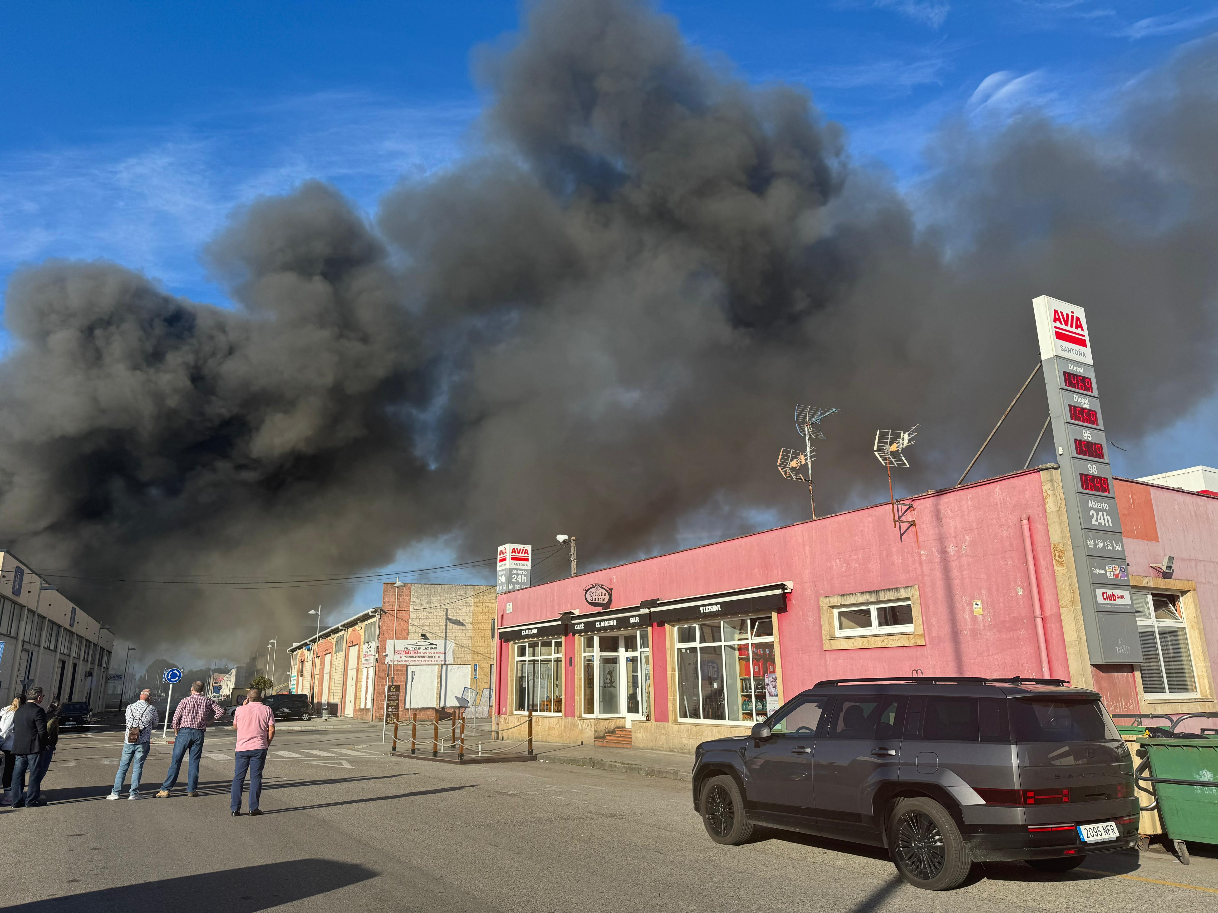 El humo estaba muy bajo y se repartieron mascarillas