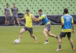 Íñigo Vicente y Álvaro Mantilla durante la sesión del miércoles.