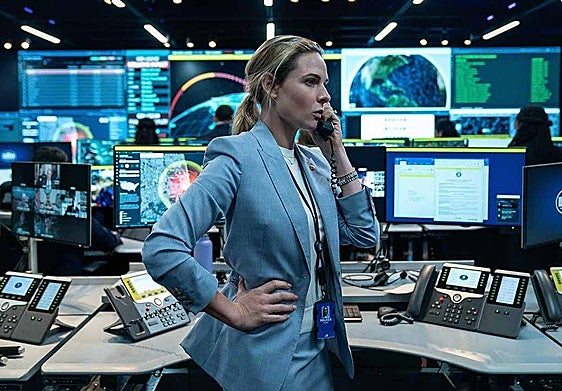 Rebecca Ferguson se mueve como pez en el agua.