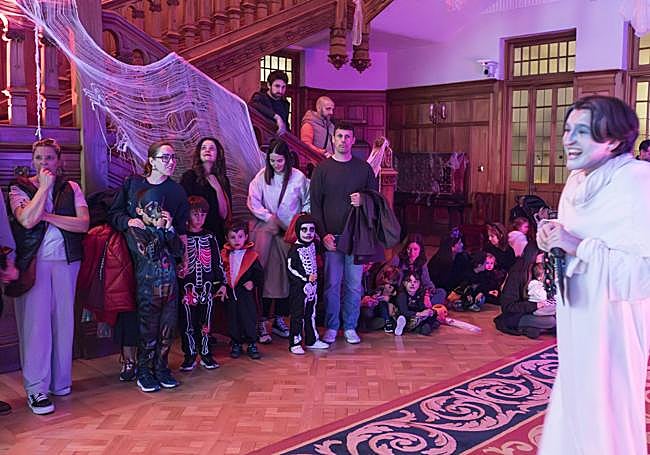 En el Palacio de La Magdalena se celebra el cumpleaños de Drácula.