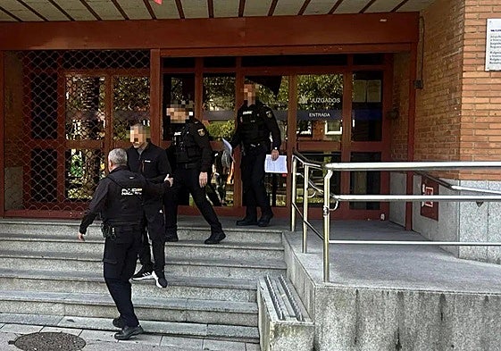 David Puga, a su salida de los Juzgados de Mieres.