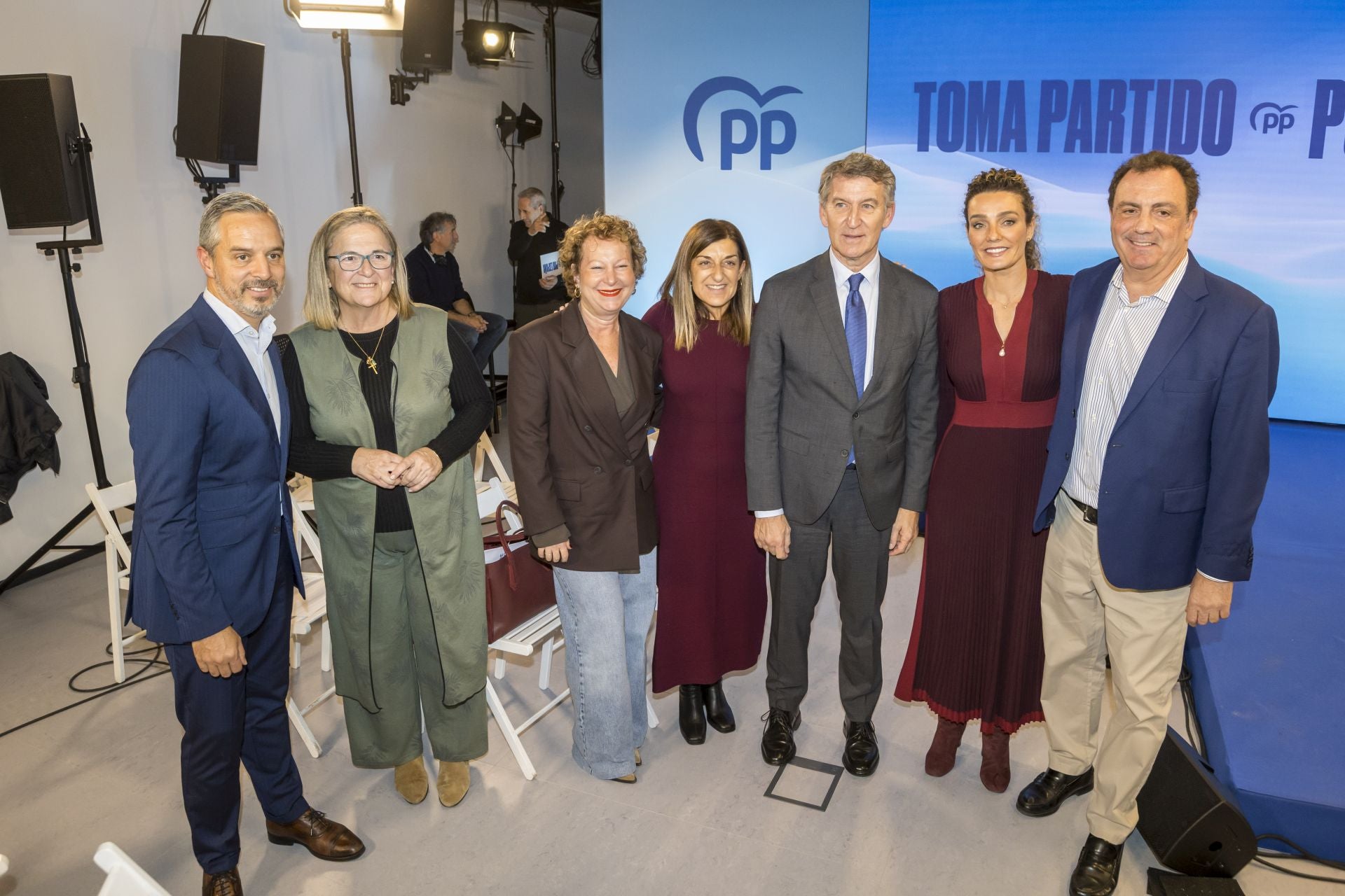 Juan Bravo, Irene Garrido, Gema Pérez , María José Sáenz de Buruaga, Alberto Múñez Feijóo, Alma Alonso y Félix de las Cuevas.