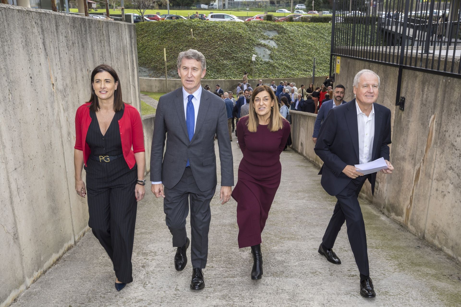 Gema Igual, Alberto Núñez Feijóo, María José Sáenz de Buruaga y Eduardo Arasti.