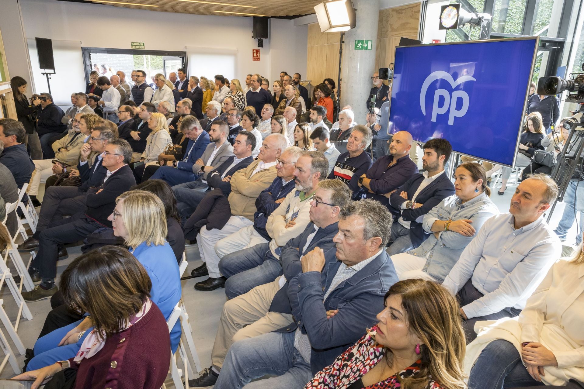 Imagen de los asistentes al foro.