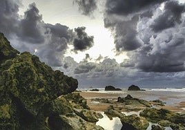 Atardecer en la playa de Canallave, en Liencres.