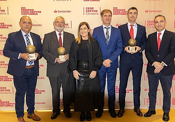 Antonio Díaz, Luis Miguel García Rodríguez, María José Sáenz de Buruaga, Enrique Conde, Manuel Lobeira y Manuel Iturbe, en el Hotel Bahía.