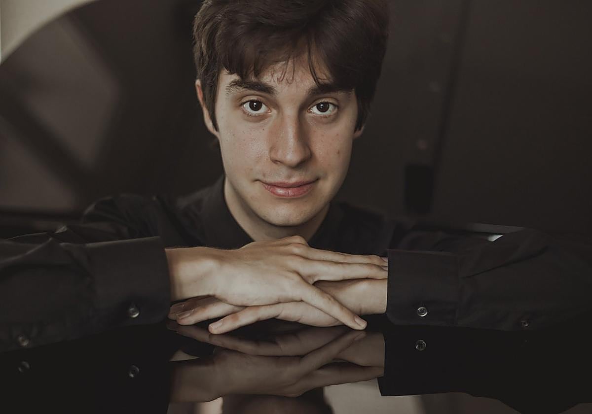 Ismael Gil, pianista, ofrece el recital de los Amigos del FIS.