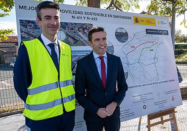 Casares, junto al jefe de Carreteras, Rosendo Martínez, en un acto al que no ha asistido la alcaldesa de Santander.