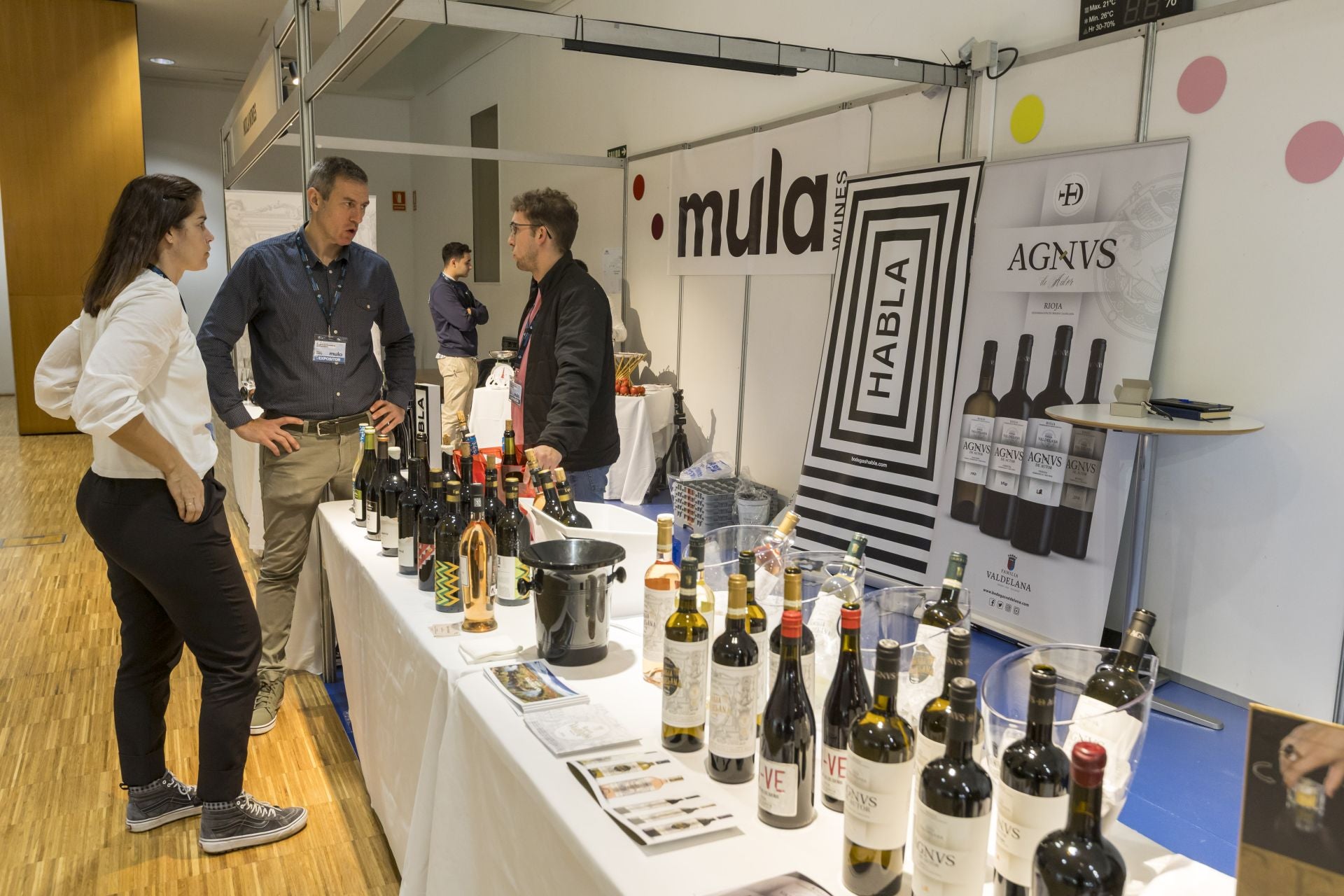 Empresas dedicadas al vino también tuvieron su espacio en la iniciativa.