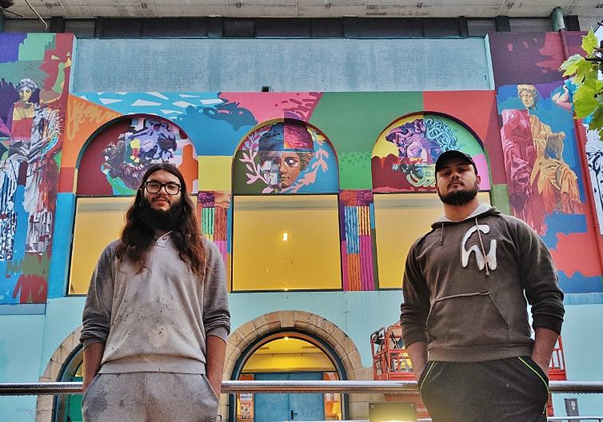 Las musas decoran el Teatro de Los Corrales