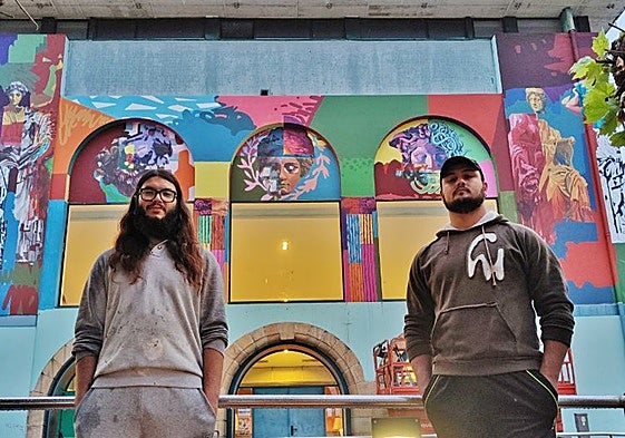 Víctor Cano y Kevin Goya ante su primer gran mural