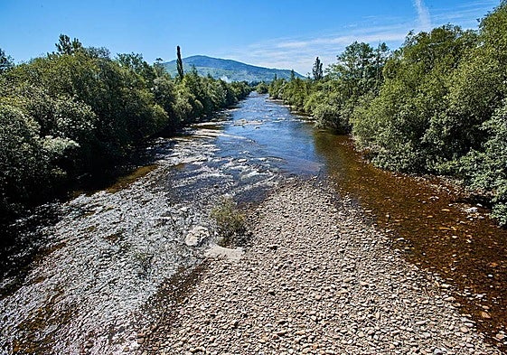 Obras en Puente Viesgo y Santiurde para prevenir inundaciones por el río Pas