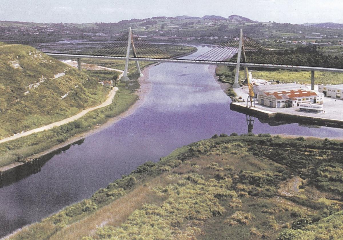 Infografía del futuro puente entre Requejada y Suances, que se levantará con este nuevo sistema.