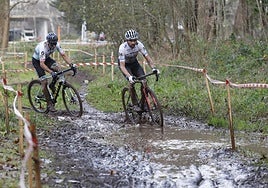 Gonzalo Inguanzo y Marta Beti sobre elbarro.