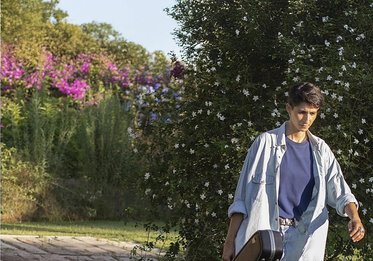 Alba Flores, en un fotograma de 'Flores para Antonio'.