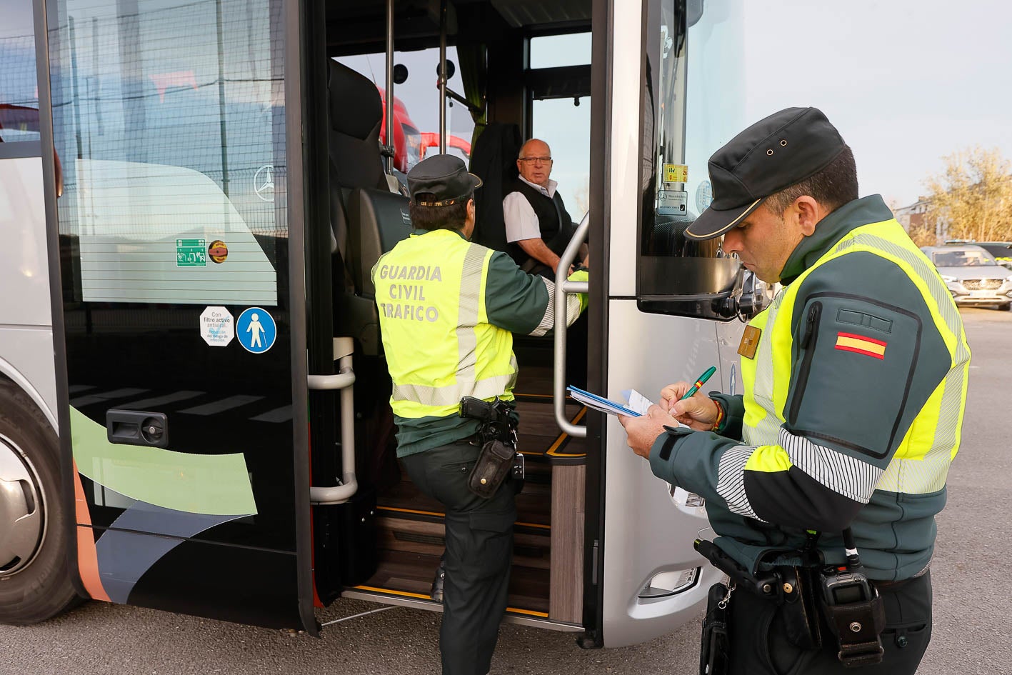 El pasado enero, en una camapaña similar, se inspeccionaron 228 autobuses y se impusieron 32 multas. 