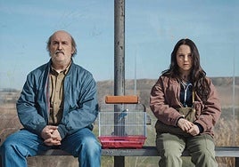 Javier Cámara y Carla Quílez en 'Yakarta'.