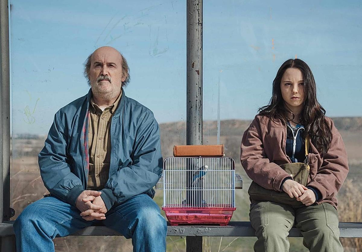 Javier Cámara y Carla Quílez en 'Yakarta'.