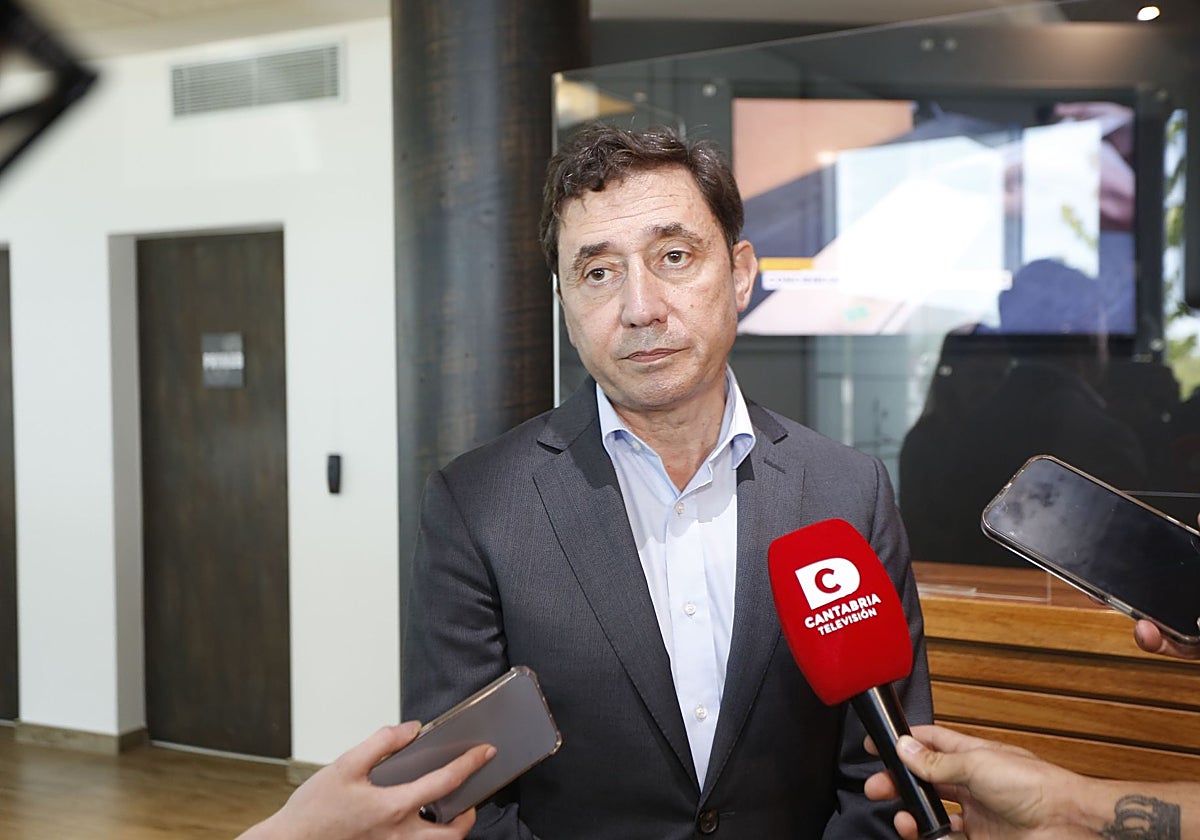 Tony Fernández Jove.