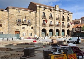 Estado actual de las obras de la Plaza de España en Reinosa.