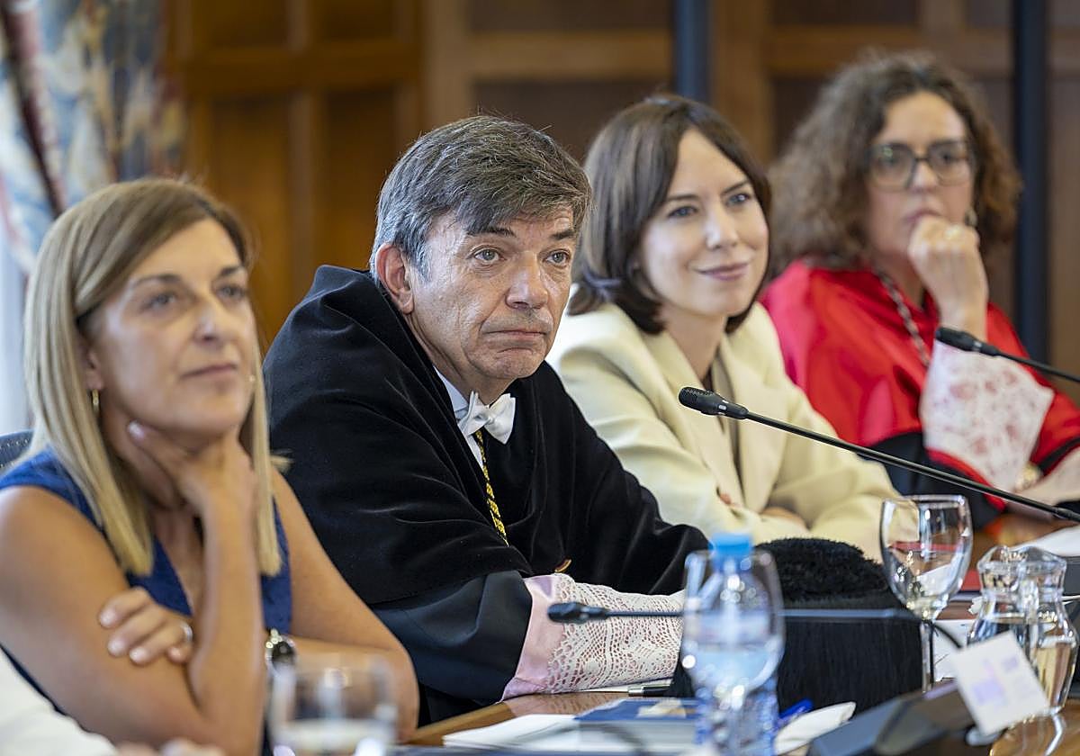El rector Andradas en la clausura de los cursos en septiembre.