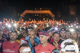 Los participantes en el trail, antes de la salida