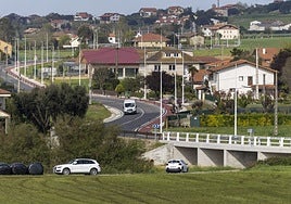 Mejora de trazado con incorporación de paseo peatonal en la CA-440 entre Loredo y Langre.