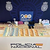 Dos detenidos por realizar tratamientos con bótox y ácido hialurónico sin titulación en un piso turístico del centro de Santander