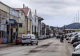 Los empresarios del polígono de Raos reclaman mejoras en los accesos y la limpieza de las instalaciones.