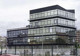 Edificio Sotoliva en el Barrio Pesquero, cuyas cámaras desmontaron la denuncia por falso acoso presentada por una trabajadora del Puerto.