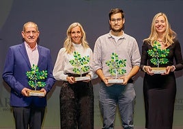 Los premiados, José Saiz, Natalia Alciturri, Diego Rosich y Paula Martínez.