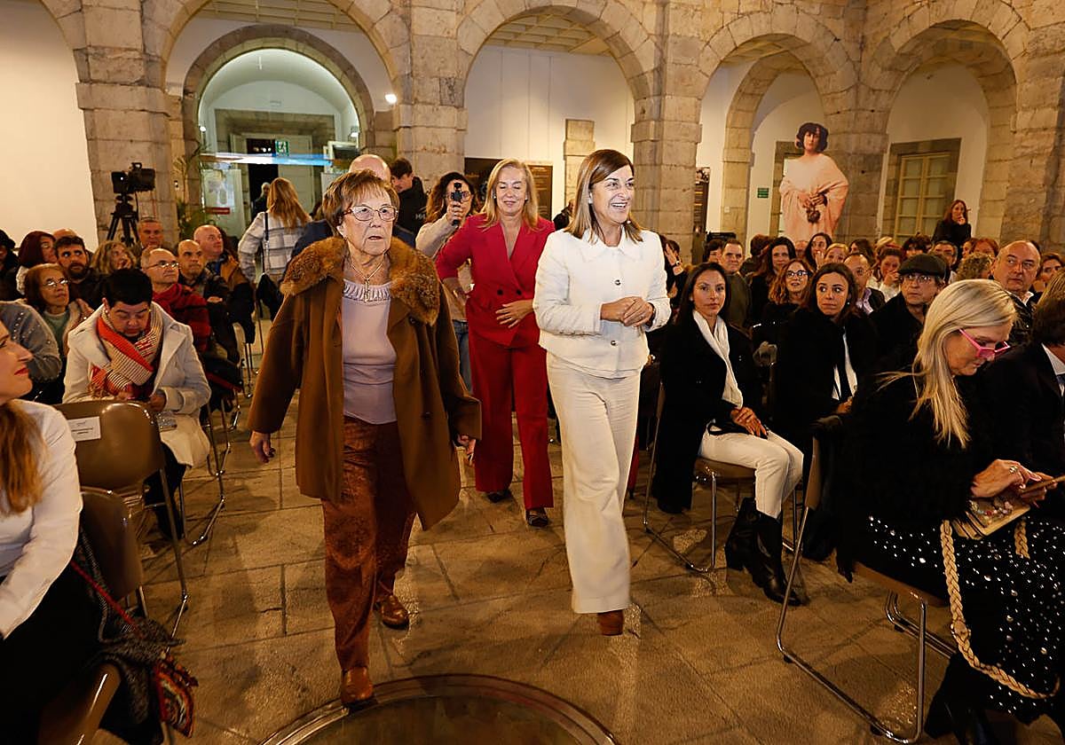 El acto de Ampros en el Parlamento de Cantabria, en imágenes