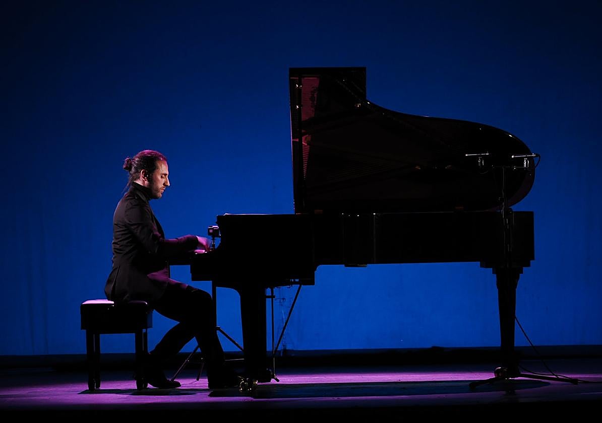 El músico Hugo Selles, fundador del Festival, participa en los conciertos y presenta nuevo disco.